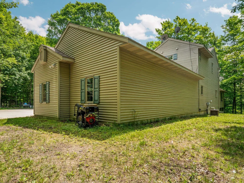 15445 Holly Drive Springdale Township, MI 49683