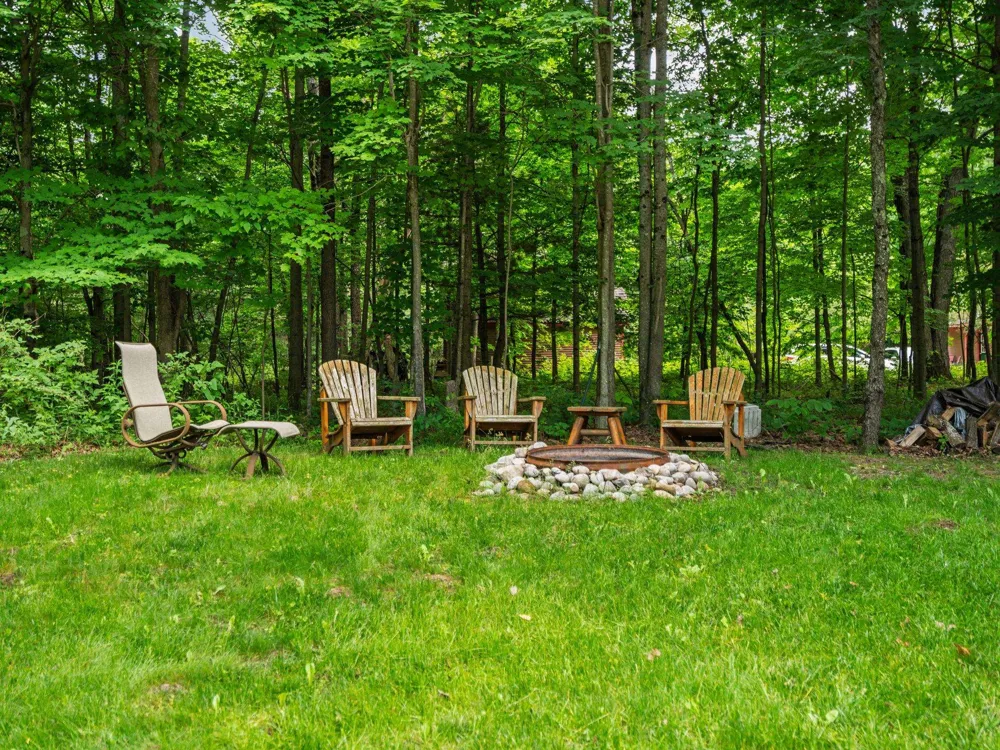 15445 Holly Drive Springdale Township, MI 49683