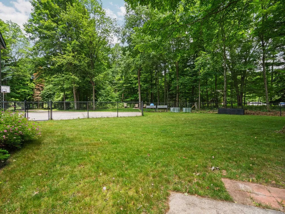 15445 Holly Drive Springdale Township, MI 49683