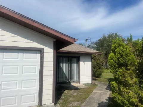 7266 POND CIRCLE
