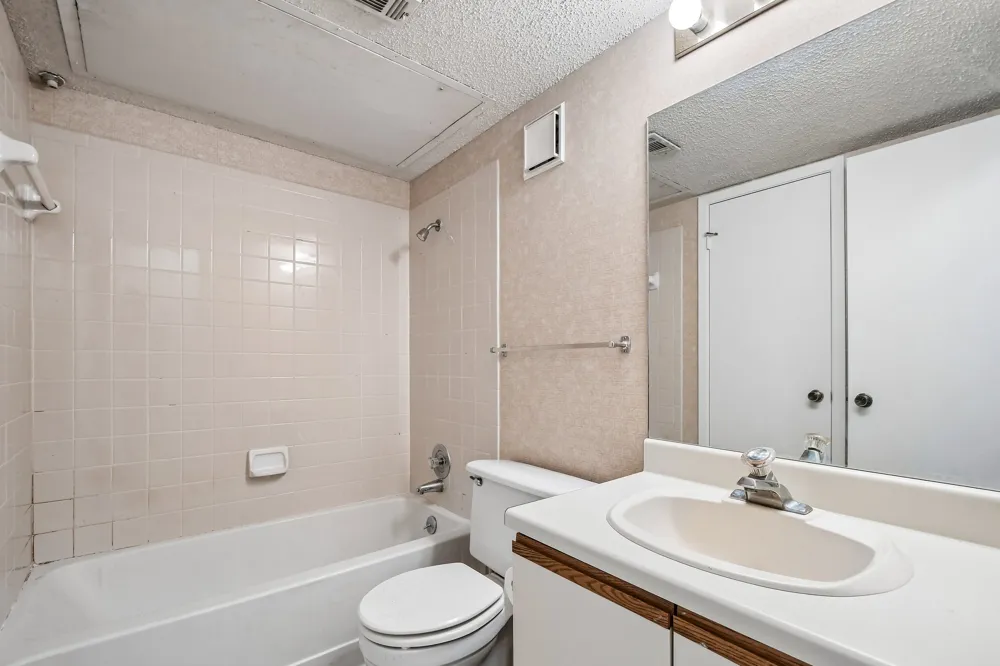1015 E Yager Lane #2 Austin, TX 78753