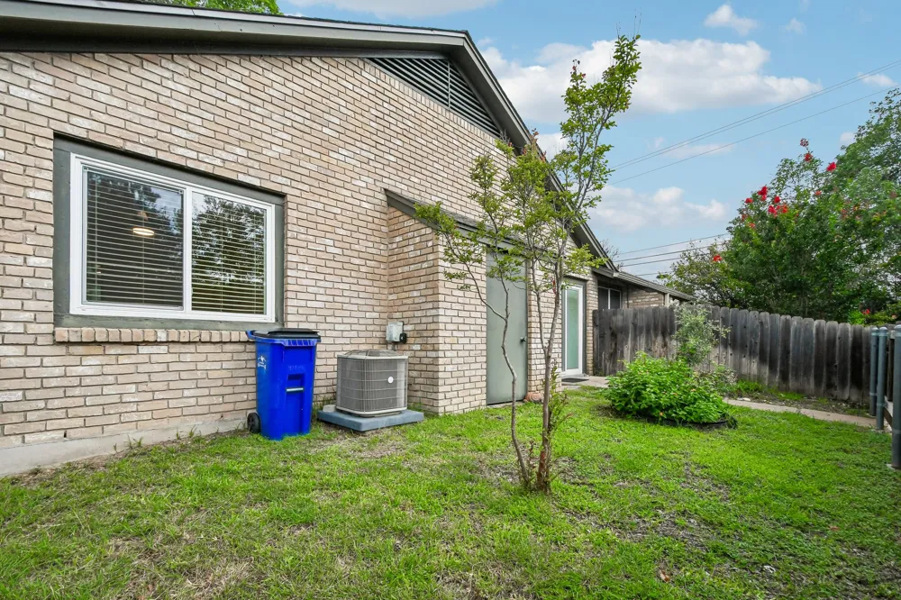 1015 E Yager Lane #2 Austin, TX 78753