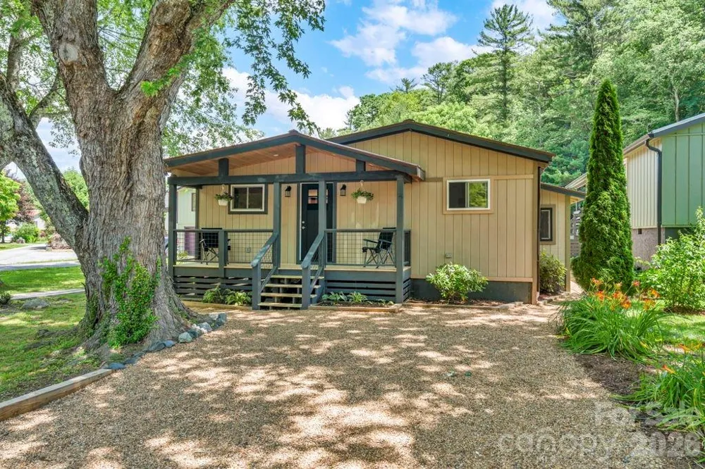 209 Meadow Loop Newland, NC 28657