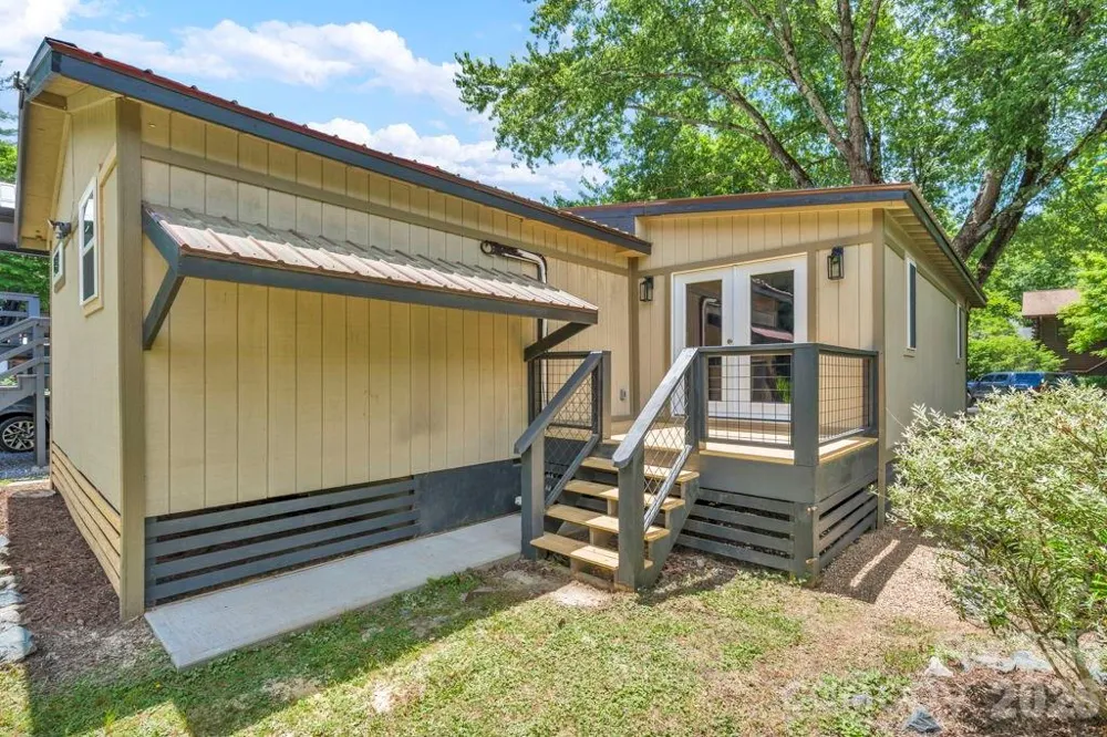 209 Meadow Loop Newland, NC 28657