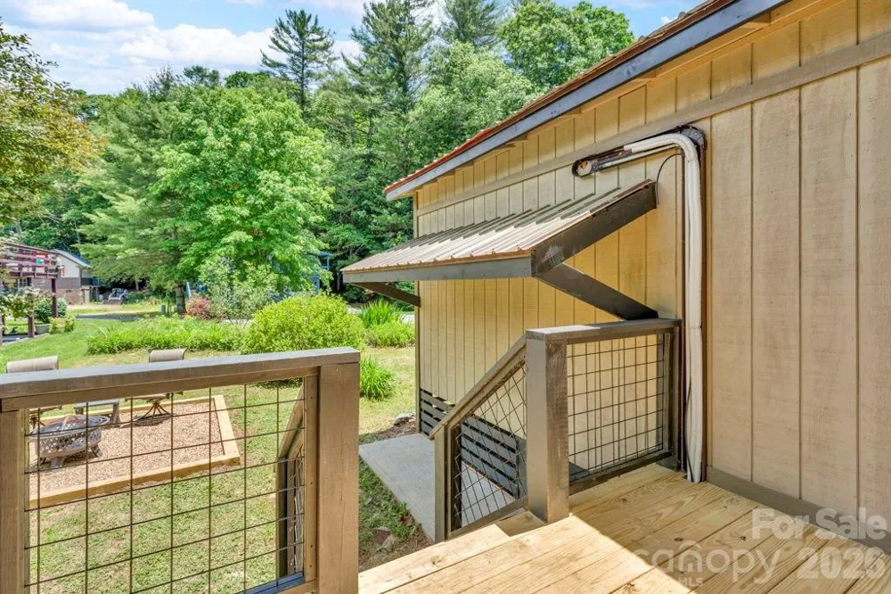 209 Meadow Loop Newland, NC 28657