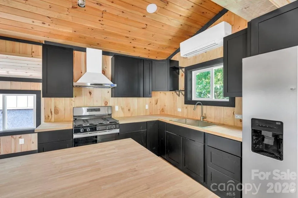 209 Meadow Loop Newland, NC 28657