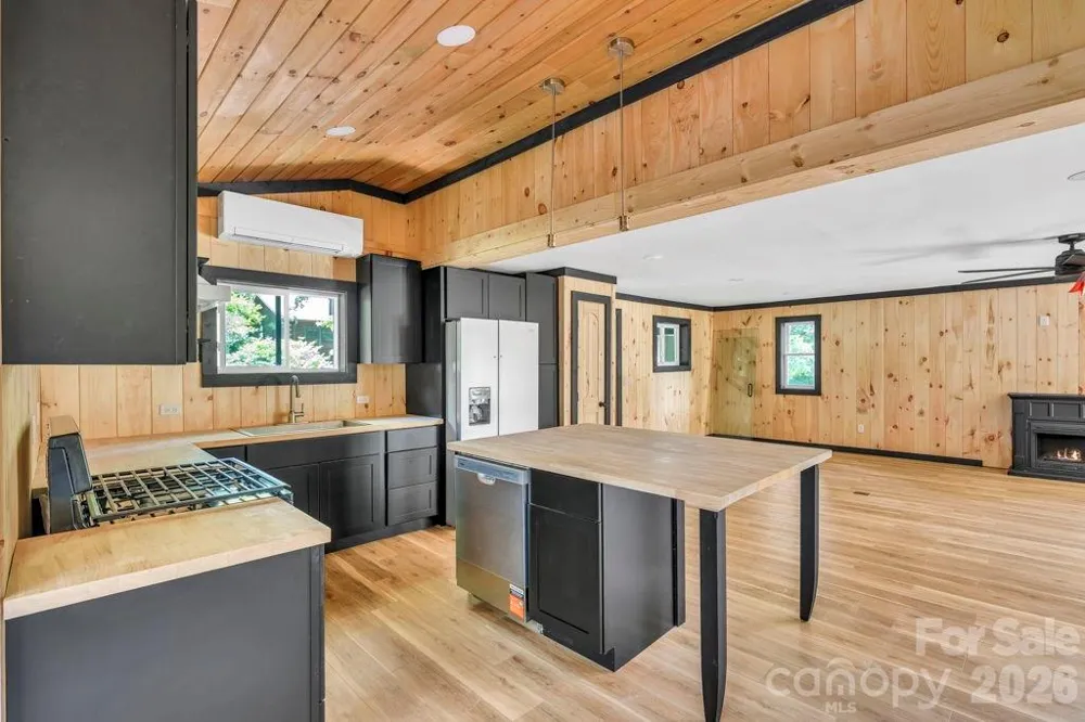 209 Meadow Loop Newland, NC 28657