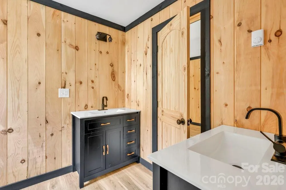 209 Meadow Loop Newland, NC 28657