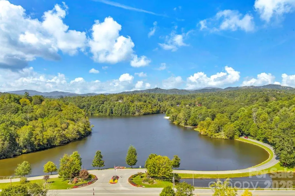 209 Meadow Loop Newland, NC 28657