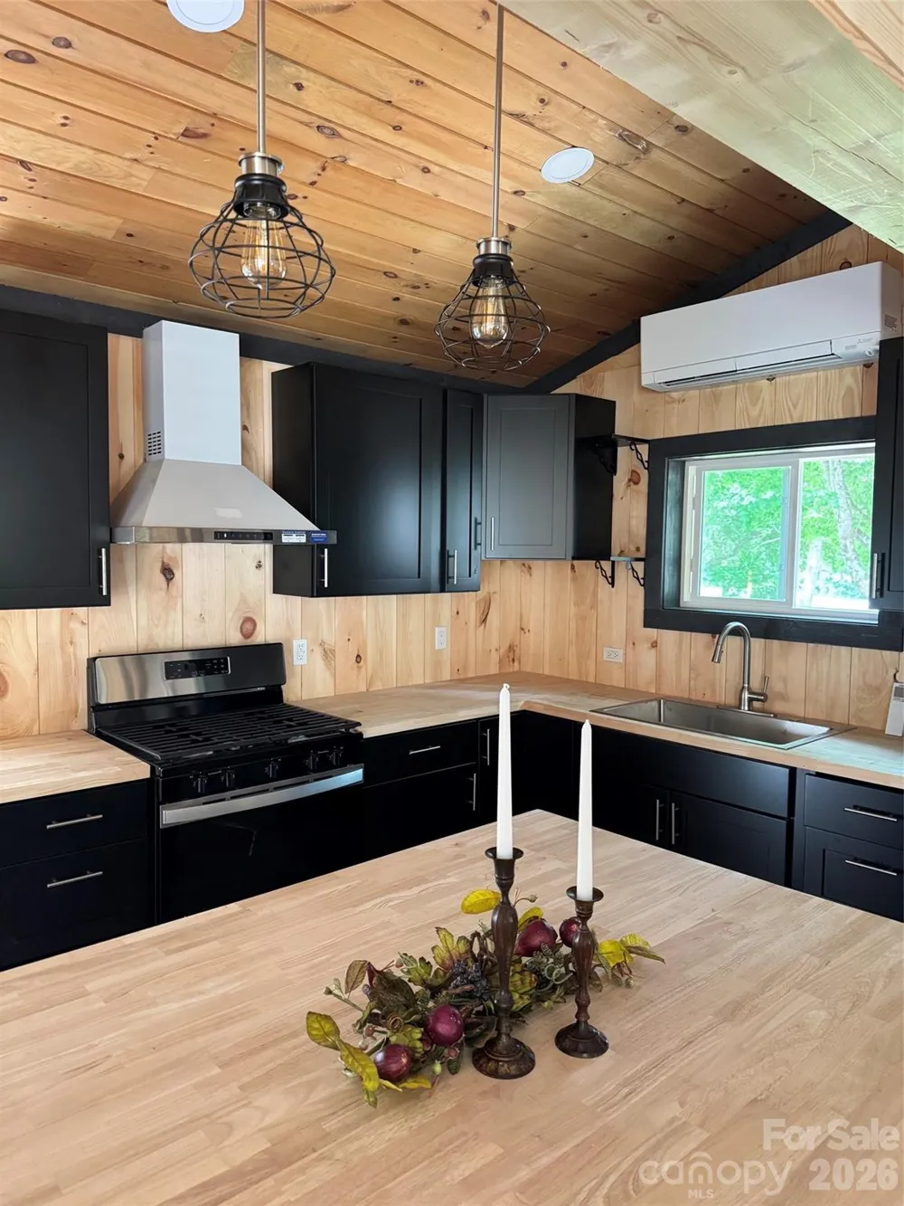 209 Meadow Loop Newland, NC 28657