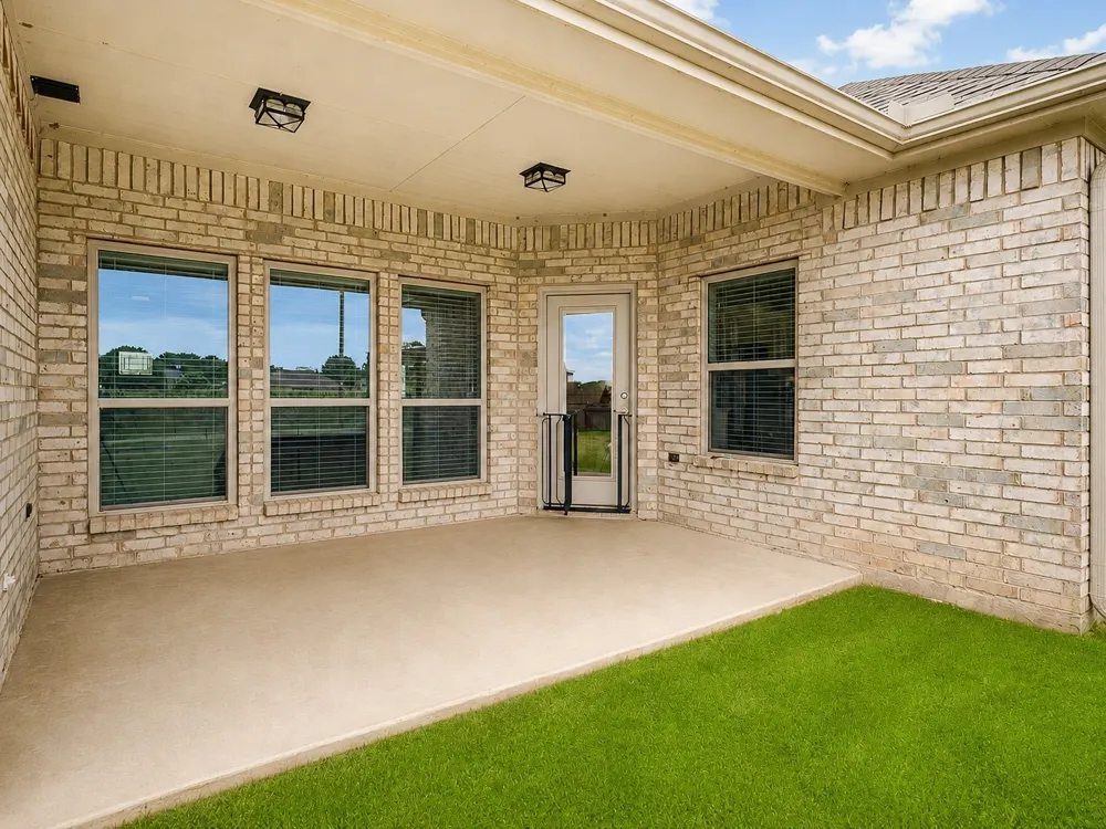 505 Neu Drive Lindsay, TX 76250