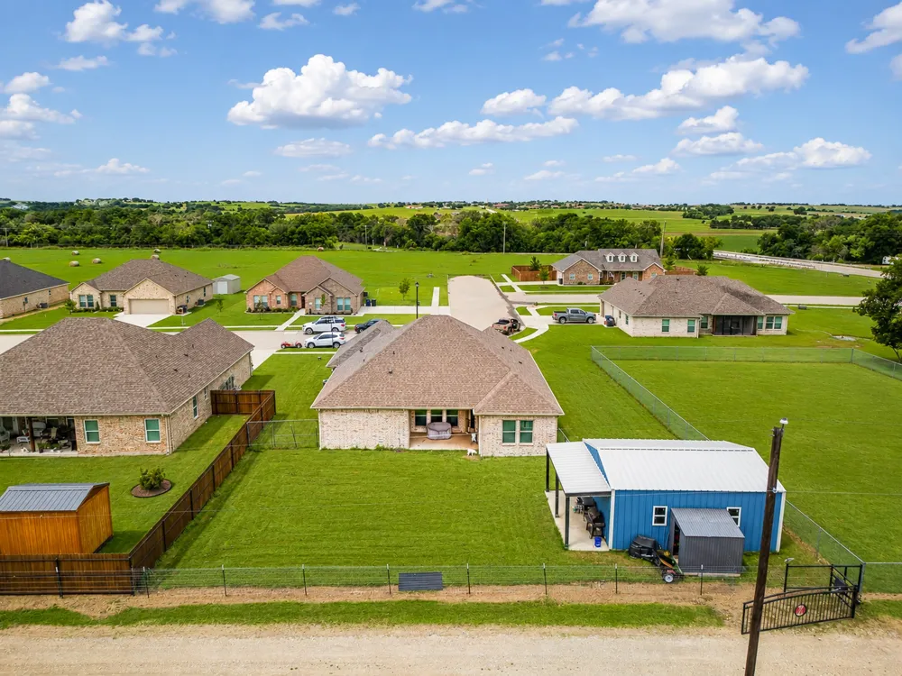 505 Neu Drive Lindsay, TX 76250