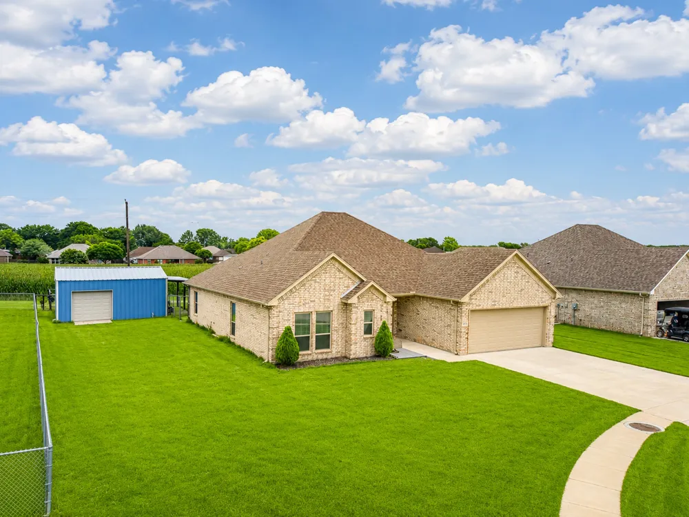 505 Neu Drive Lindsay, TX 76250