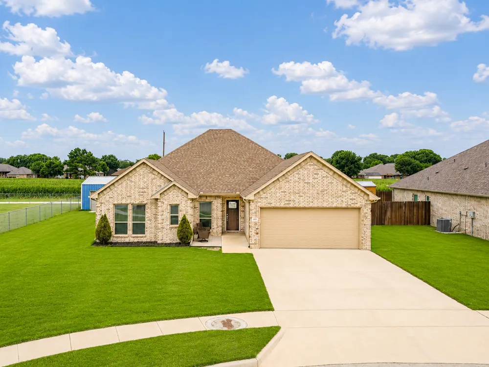 505 Neu Drive Lindsay, TX 76250
