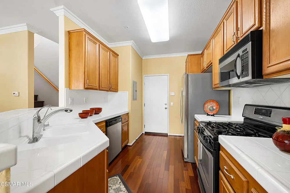 1325 Ashton Park Lane Newbury Park, CA 91320