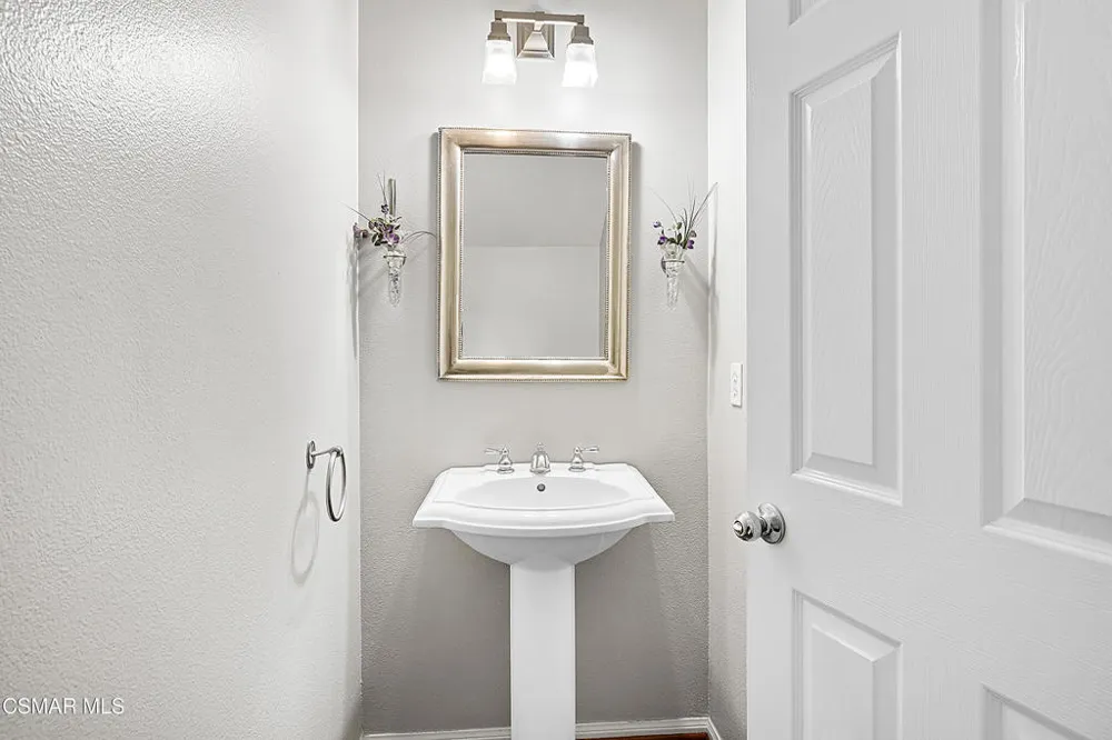 1325 Ashton Park Lane Newbury Park, CA 91320