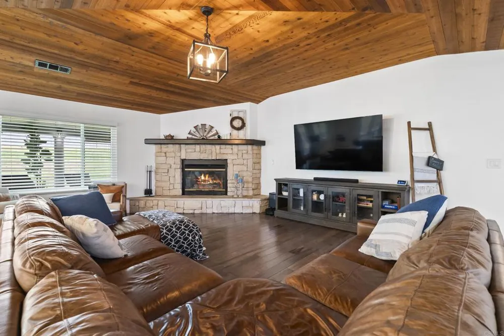 2365 Shaylene Way Alpine, CA 91901