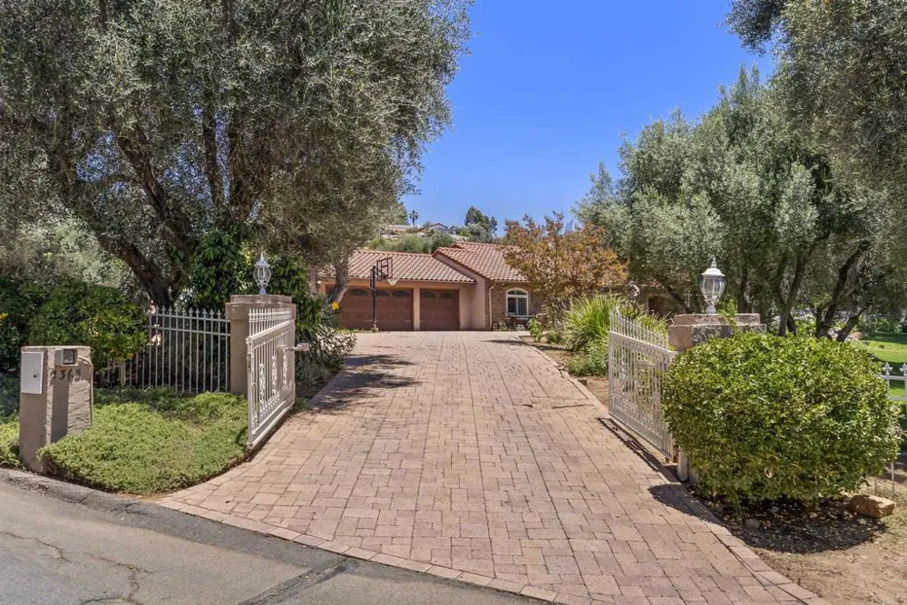 2365 Shaylene Way Alpine, CA 91901