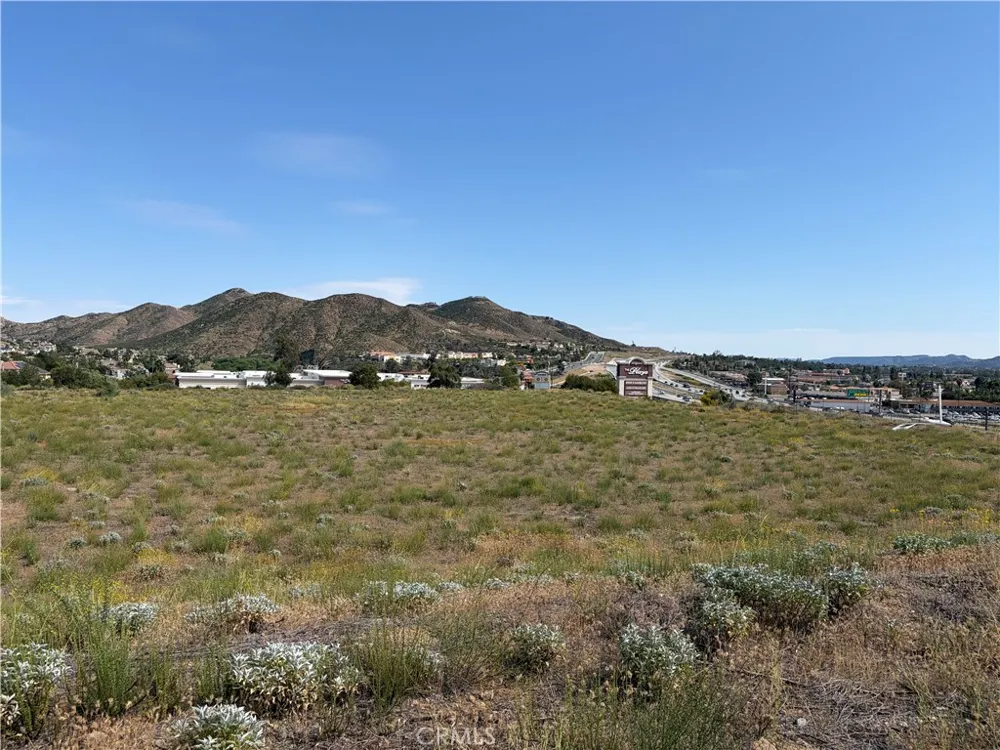 Canyon Estates Drive Lake Elsinore, CA 92532