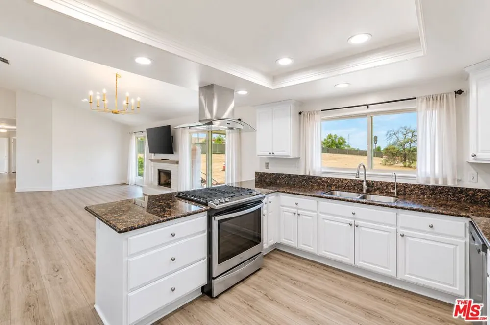 17493 Kaison Circle Riverside, CA 92508
