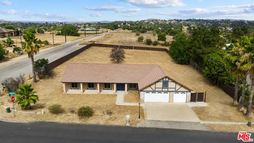 17493 Kaison Circle Riverside, CA 92508