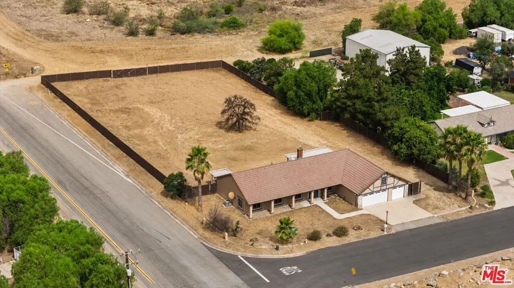 17493 Kaison Circle Riverside, CA 92508