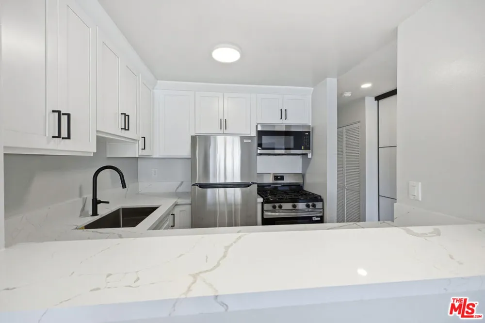 1337 S Hoover Street #1433 # 6 Los Angeles, CA 90006