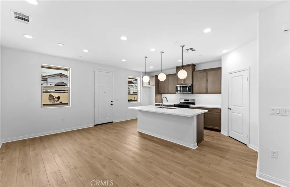 4249 East Honeybee Paseo Ontario, CA 91761