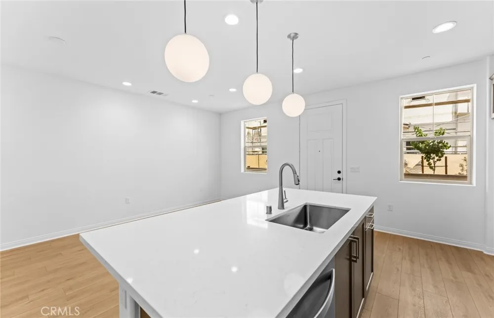 4249 East Honeybee Paseo Ontario, CA 91761