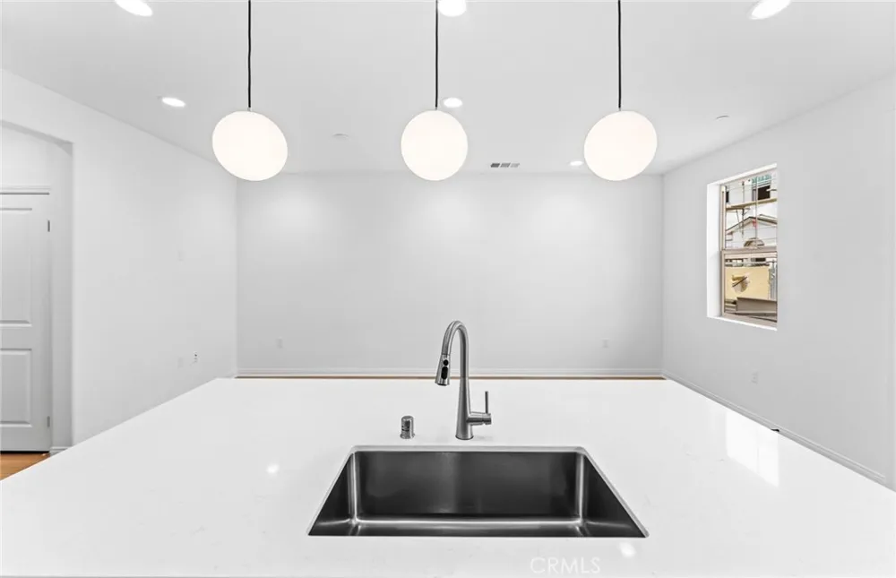 4249 East Honeybee Paseo Ontario, CA 91761
