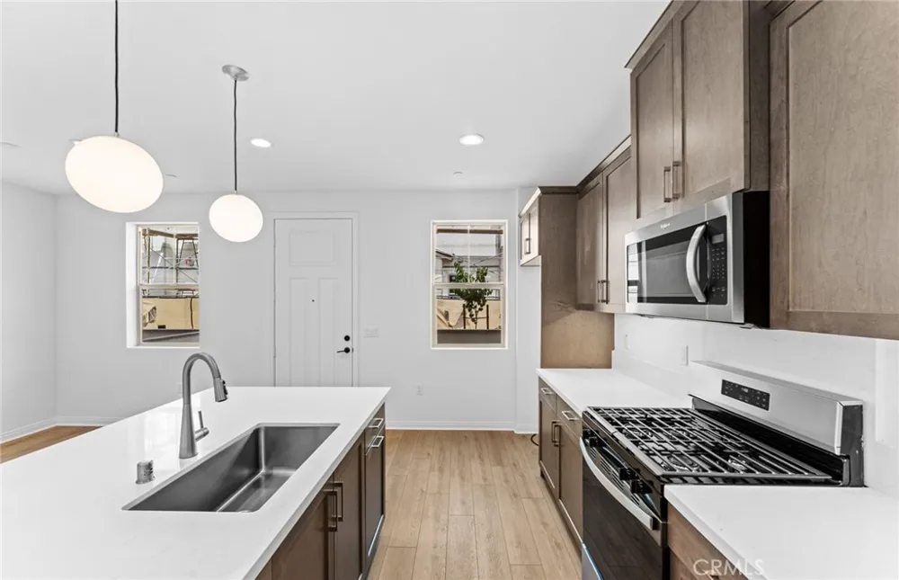 4249 East Honeybee Paseo Ontario, CA 91761