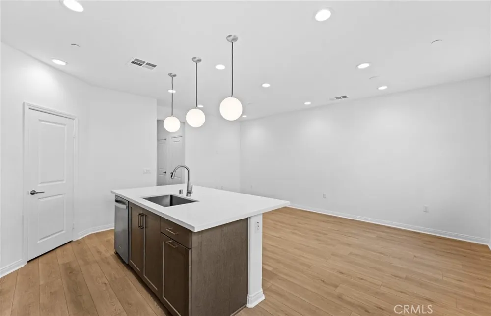 4249 East Honeybee Paseo Ontario, CA 91761