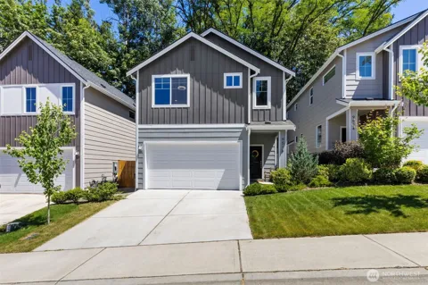 9516 Fairhaven Circle NE
