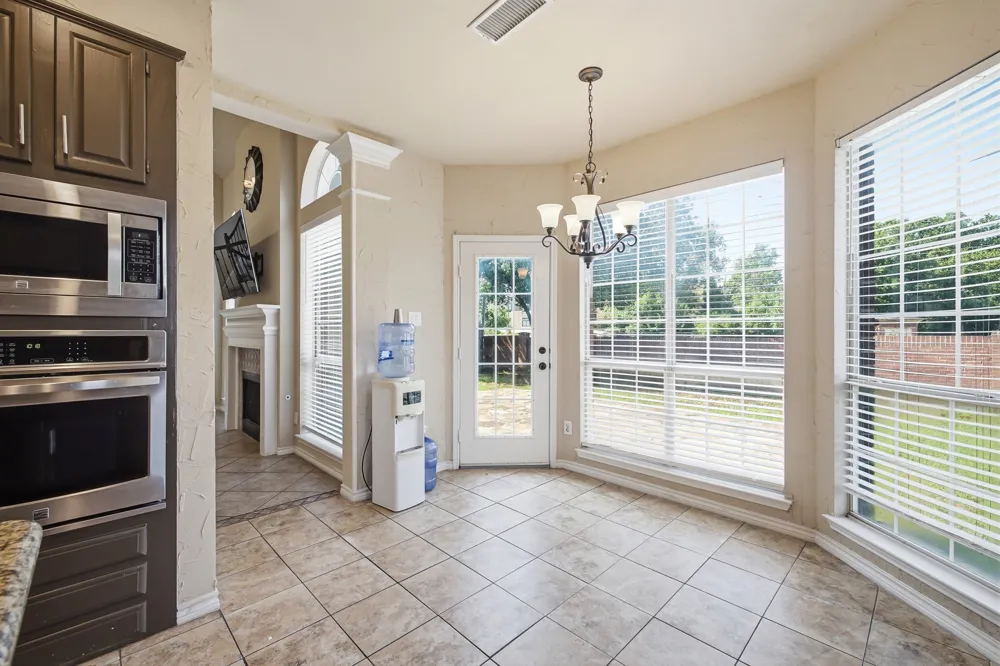 1911 New Haven Road Grapevine, TX 76051