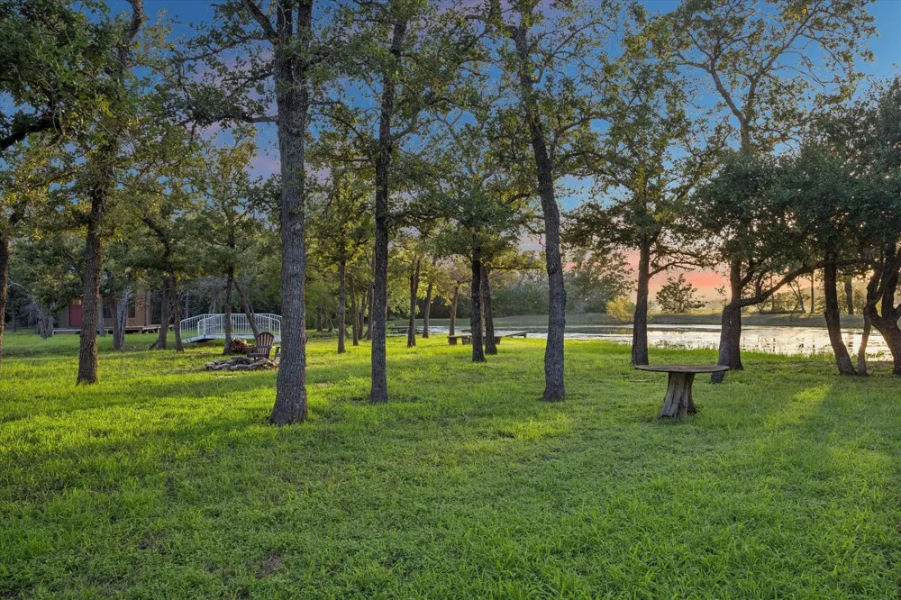 3685 Nixon Lake Road Carmine, TX 78932