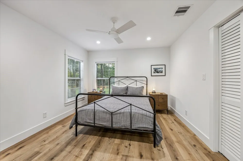 3685 Nixon Lake Road Carmine, TX 78932