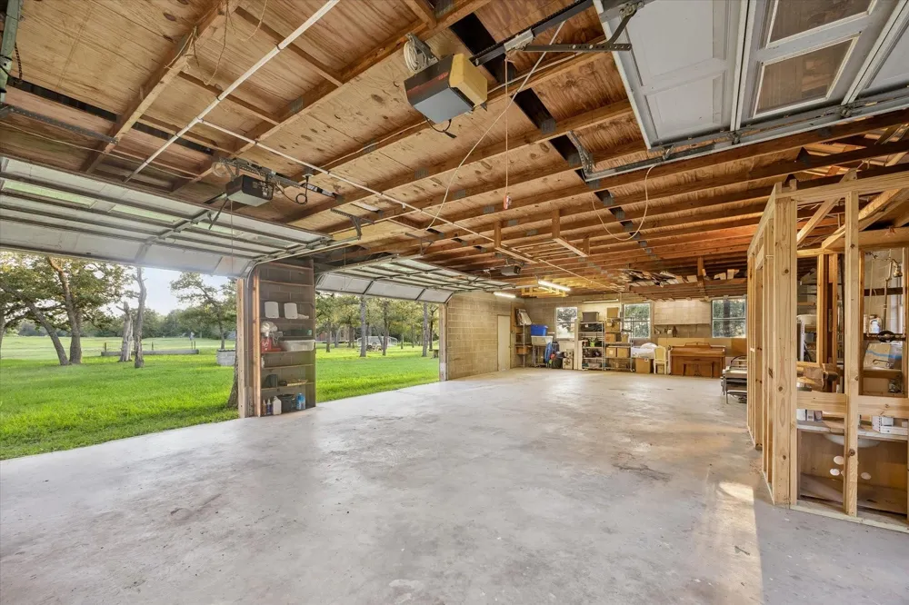 3685 Nixon Lake Road Carmine, TX 78932