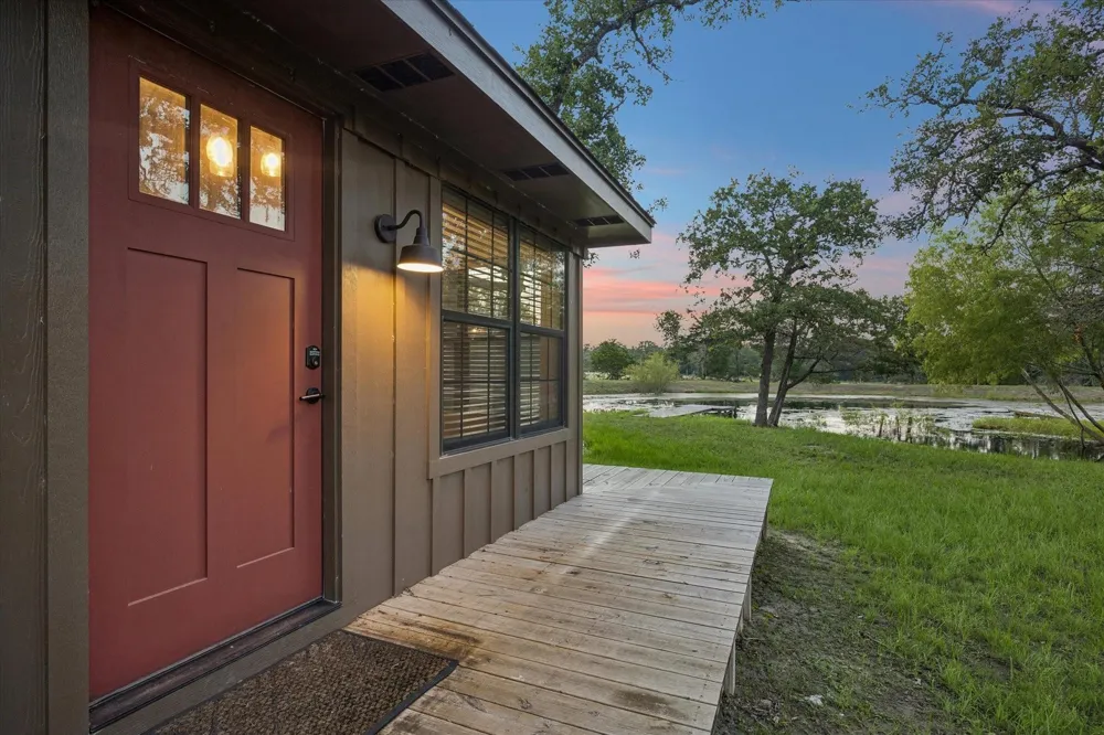 3685 Nixon Lake Road Carmine, TX 78932