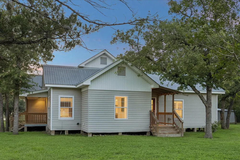 3685 Nixon Lake Road Carmine, TX 78932