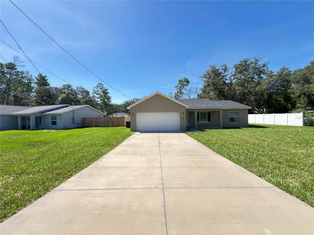 190 FISHER WAY Ocklawaha, FL 32179