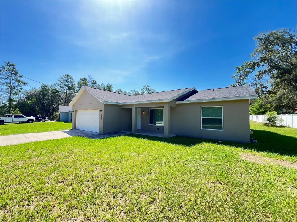 190 FISHER WAY Ocklawaha, FL 32179
