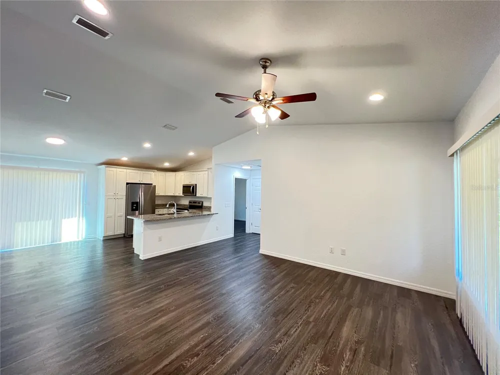 190 FISHER WAY Ocklawaha, FL 32179