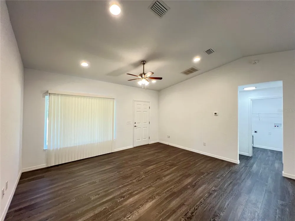 190 FISHER WAY Ocklawaha, FL 32179