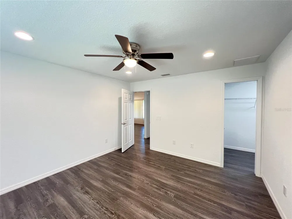 190 FISHER WAY Ocklawaha, FL 32179