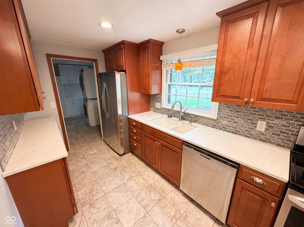 1537 W 74th Place Indianapolis, IN 46260