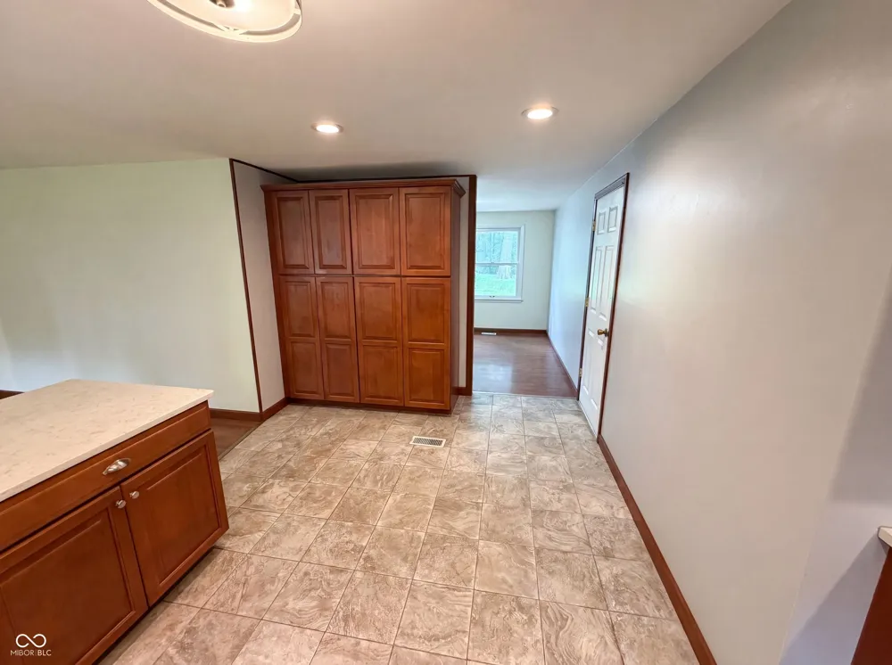 1537 W 74th Place Indianapolis, IN 46260
