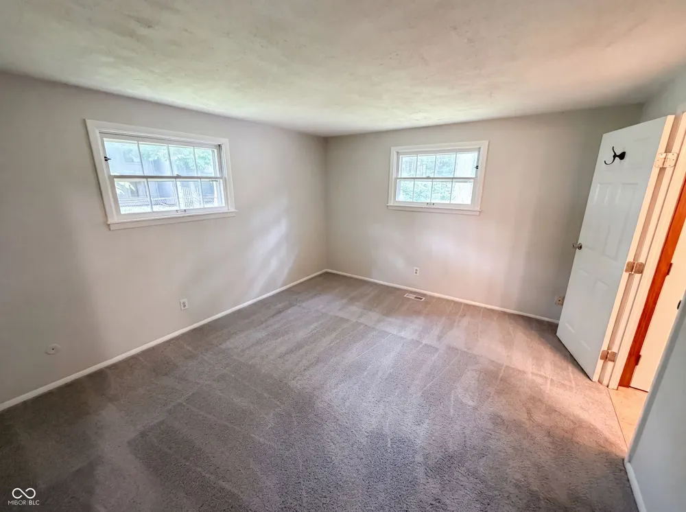 1537 W 74th Place Indianapolis, IN 46260