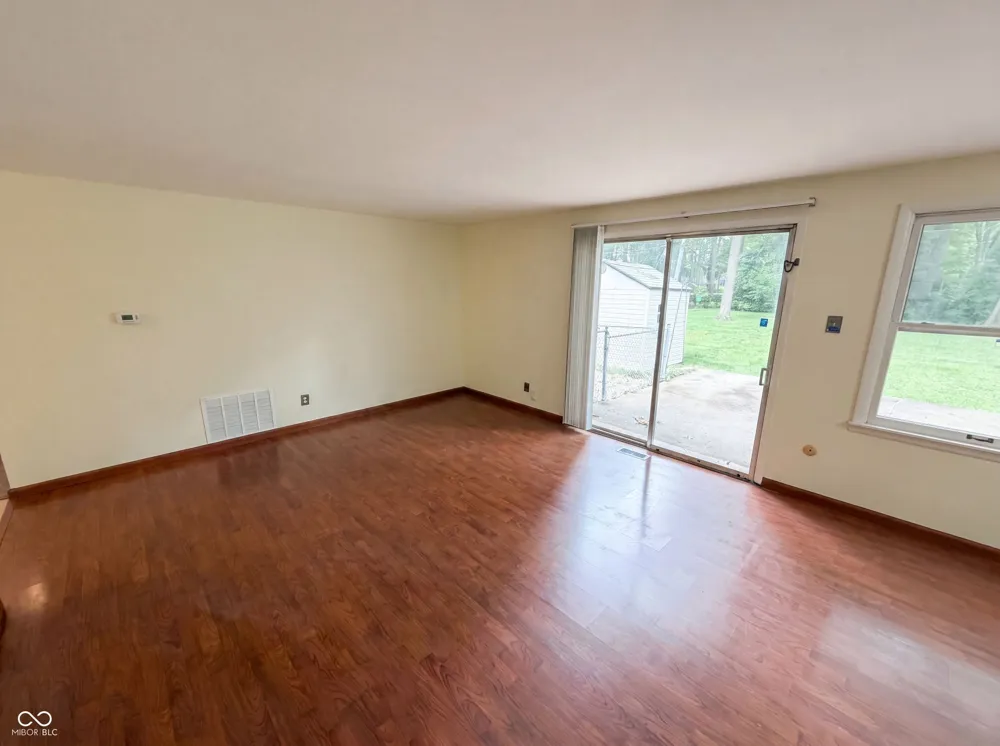 1537 W 74th Place Indianapolis, IN 46260