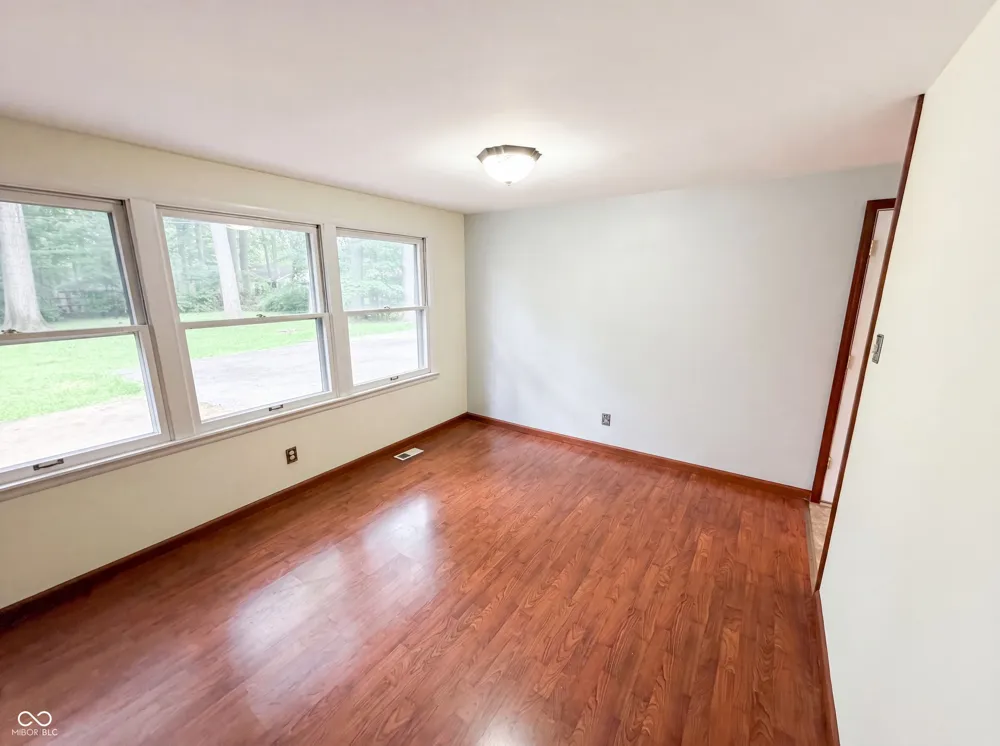 1537 W 74th Place Indianapolis, IN 46260