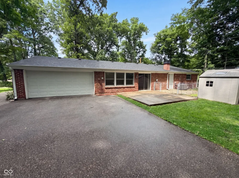 1537 W 74th Place Indianapolis, IN 46260